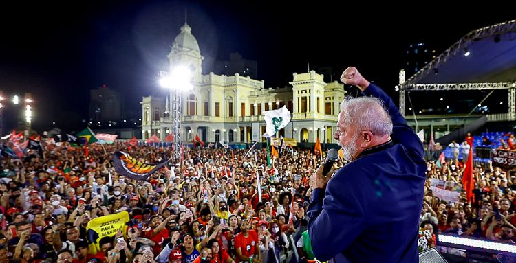 Vitória de Lula faz ressurgir a esperança e fortalece a democracia