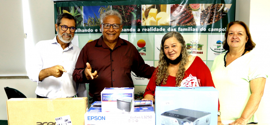 <strong>FETAEMG entrega kits de informática para sindicados rurais de Minas Gerais</strong>