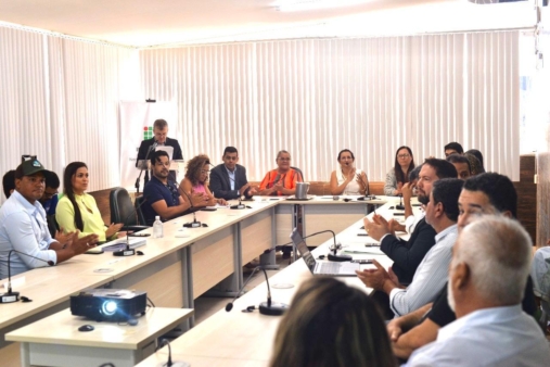 Jovens são beneficiados com assinatura de projeto de crédito fundiário