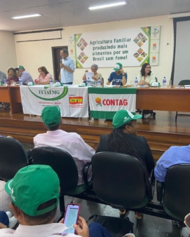 Durante os dias 25 e 26 de novembro, lideranças sindicais de todas as regiões de Minas Gerais se reuniram, em Belo Horizonte, para a reunião do Conselho da Fetaemg.