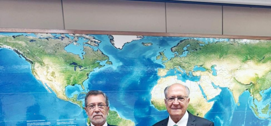 Presidente da Fetaemg, junto com a Contag, apresentam pauta ao governo federal