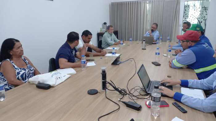 Vilson Luiz da Silva, presidente da Fetaemg, conduziu nesta quarta-feira (22) as negociações para firmar acordo coletivo de trabalho entre os assalariados rurais e empresas do setor sucroenergético nos municípios de Brasilândia de Minas e João Pinheiro, no Noroeste do Estado.